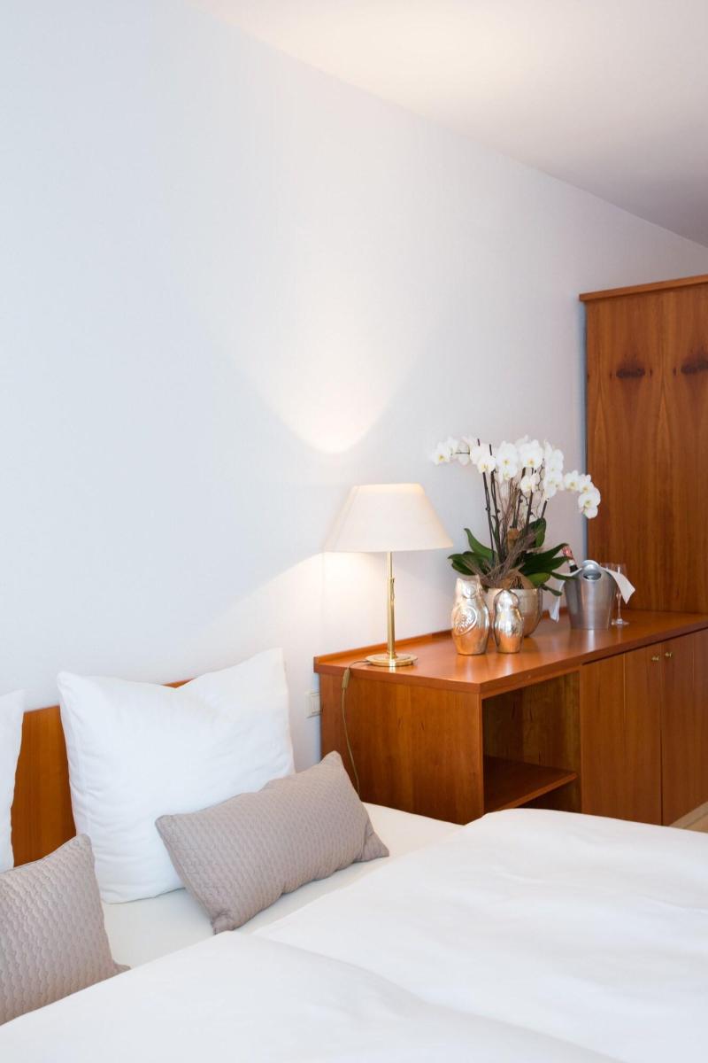 Hotel Und Restaurant Rose - Oda
