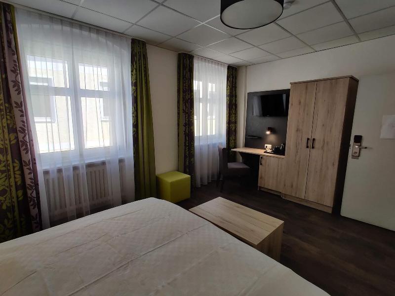 Hotel Goldene Traube - Oda