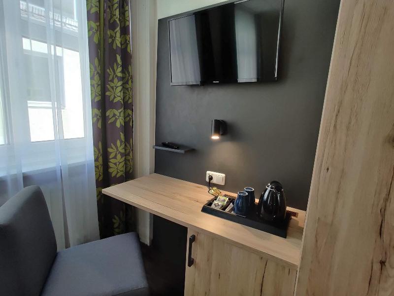 Hotel Goldene Traube - Oda