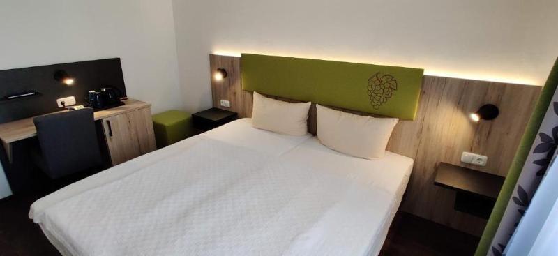 Hotel Goldene Traube - Oda
