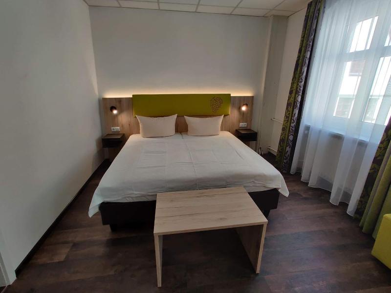 Hotel Goldene Traube - Oda