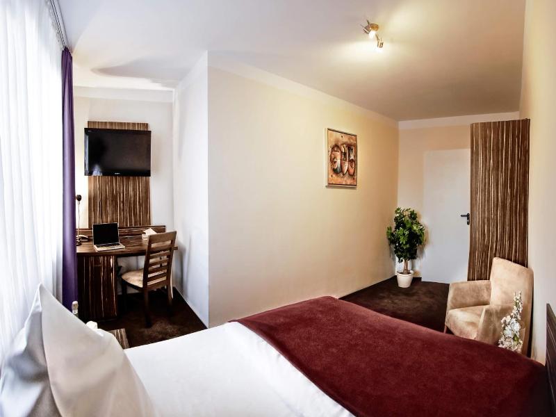 Hotel Famosa - Genel