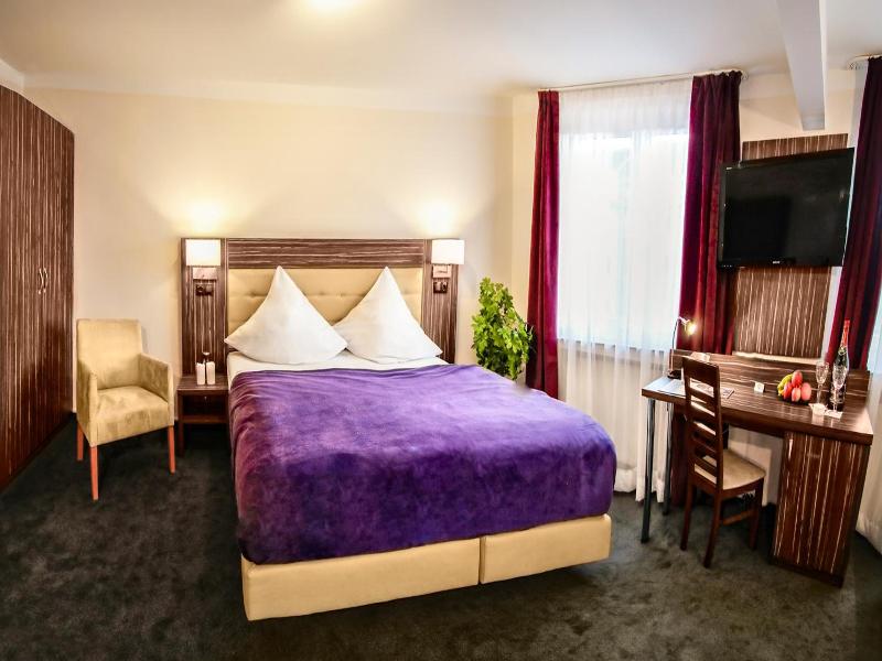 Hotel Famosa - Oda