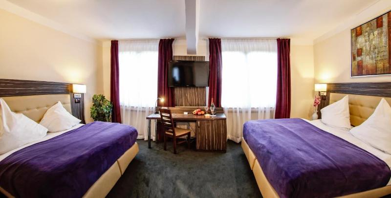 Hotel Famosa - Oda