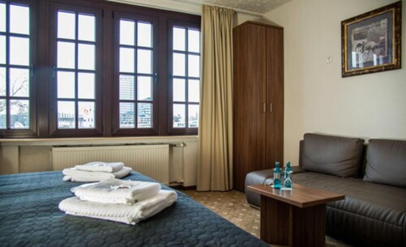 La Wenbra U Ka Ln Hotel Restaurant - Oda