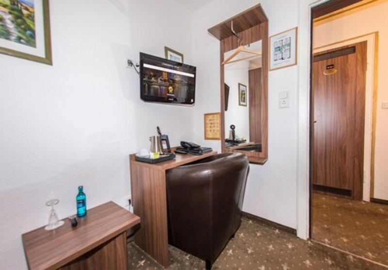 La Wenbra U Ka Ln Hotel Restaurant - Oda