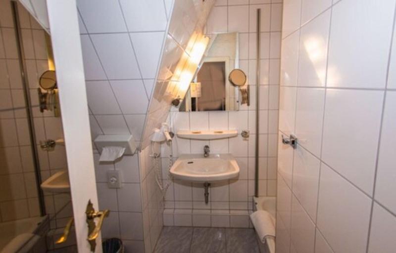 La Wenbra U Ka Ln Hotel Restaurant - Oda