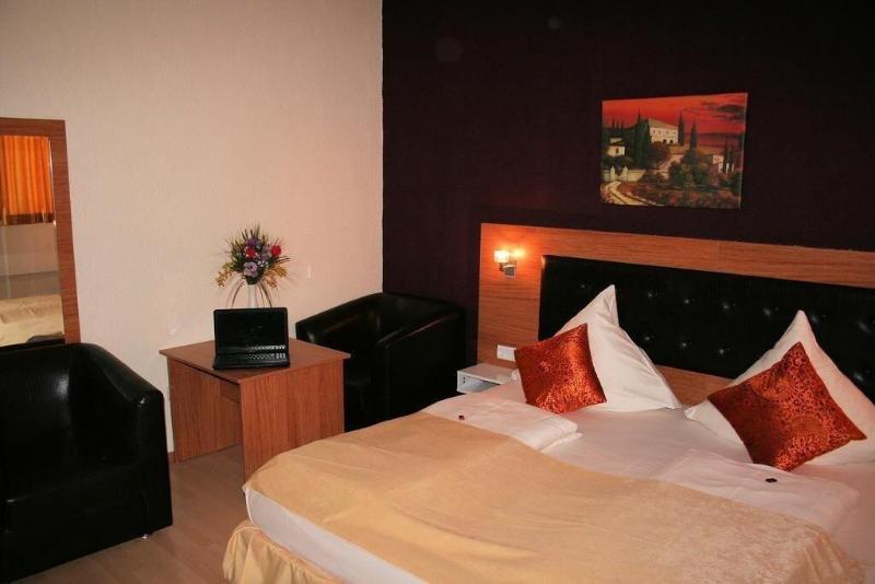 Hotel Drei Kronen - Genel