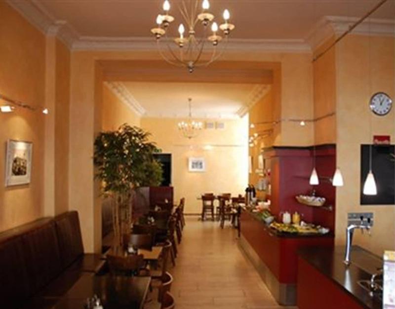 Hotel Spreewitz Am Kurfa Rstendamm - Lobi
