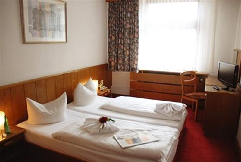 Hotel Spreewitz Am Kurfa Rstendamm - Oda
