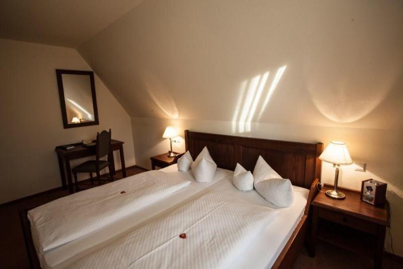 Hotel Restaurant Klosterhof - Oda