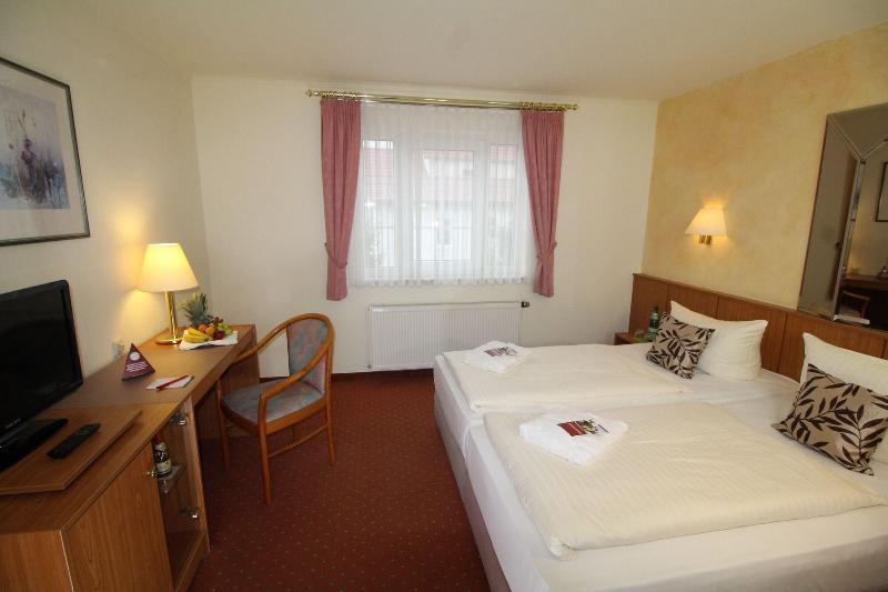 Hotel Weisser Schwan - Oda