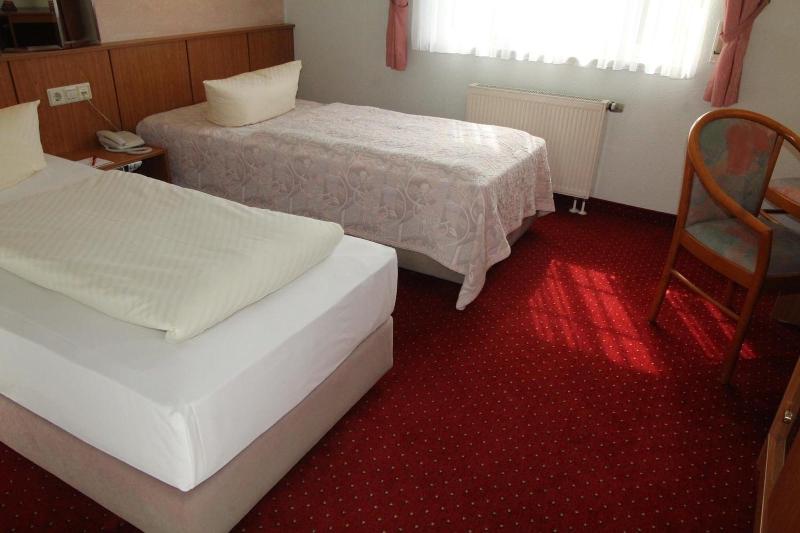 Hotel Weisser Schwan - Oda