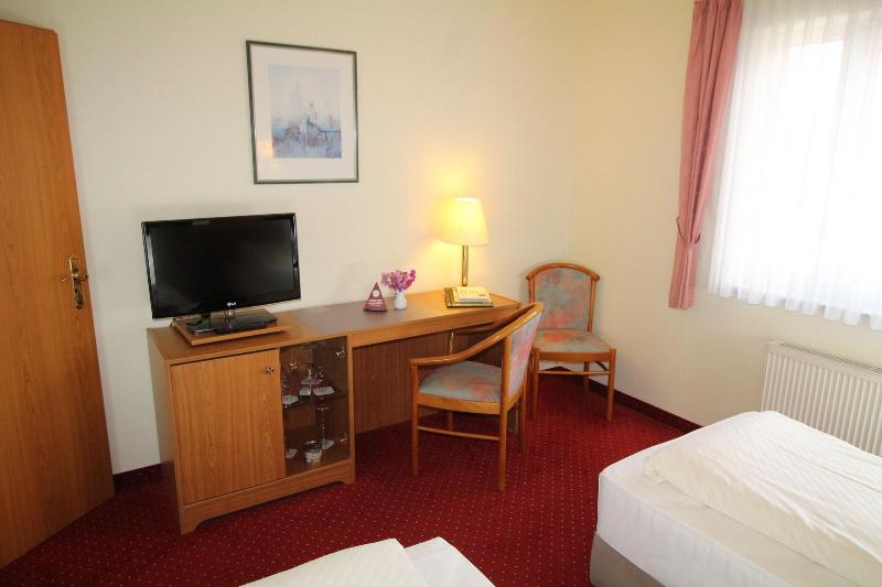 Hotel Weisser Schwan - Oda