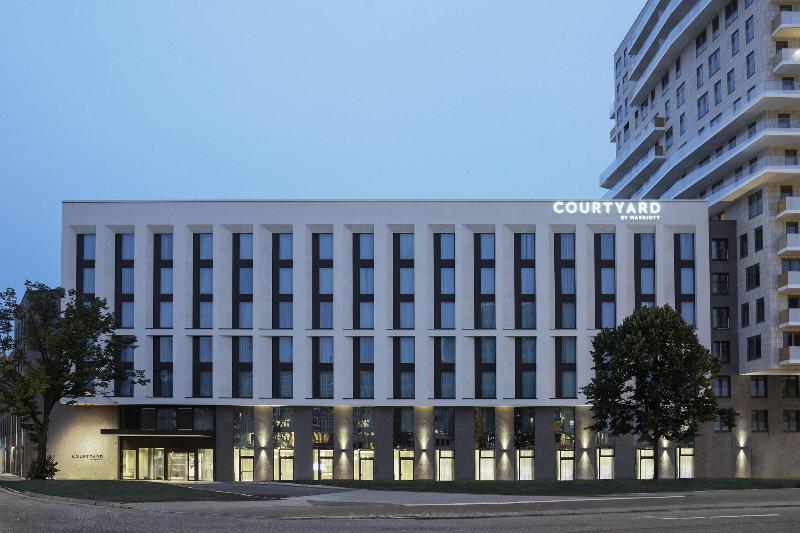 Courtyard By Marriott Hamburg City - Genel