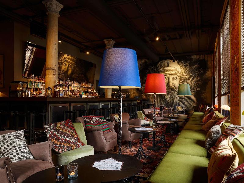25Hours Hotel Altes Hafenamt - Bar