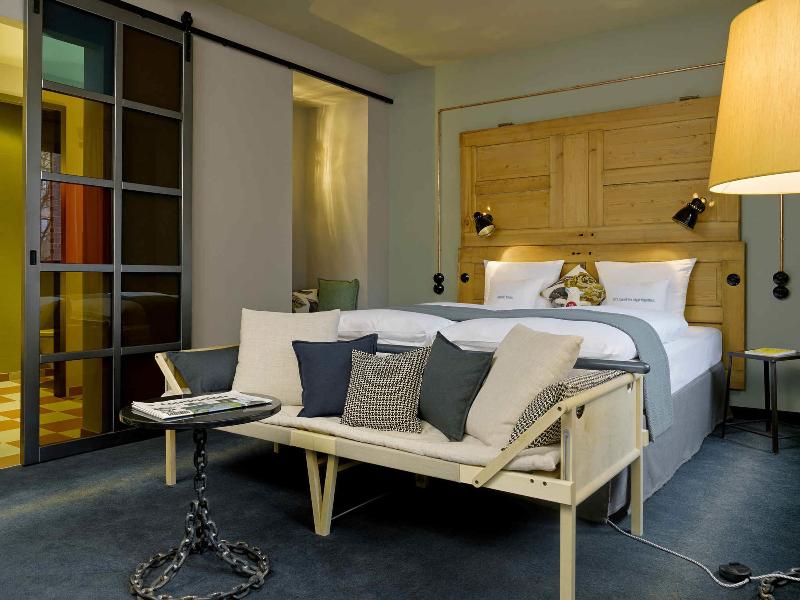 25Hours Hotel Altes Hafenamt - Oda