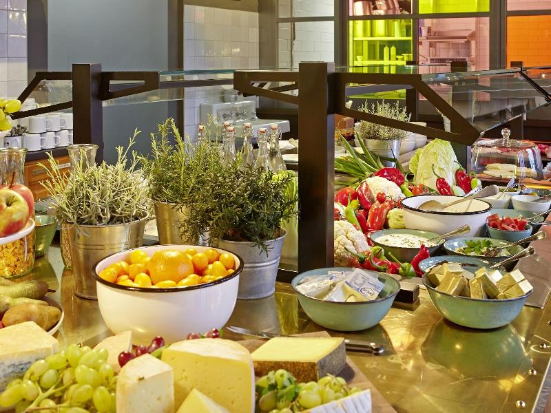 25Hours Hotel Altes Hafenamt - Restoran