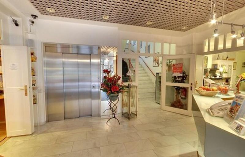 Hotel Diamant - Lobi