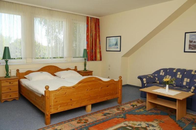Erbenholz Hotel Restaurant - Oda
