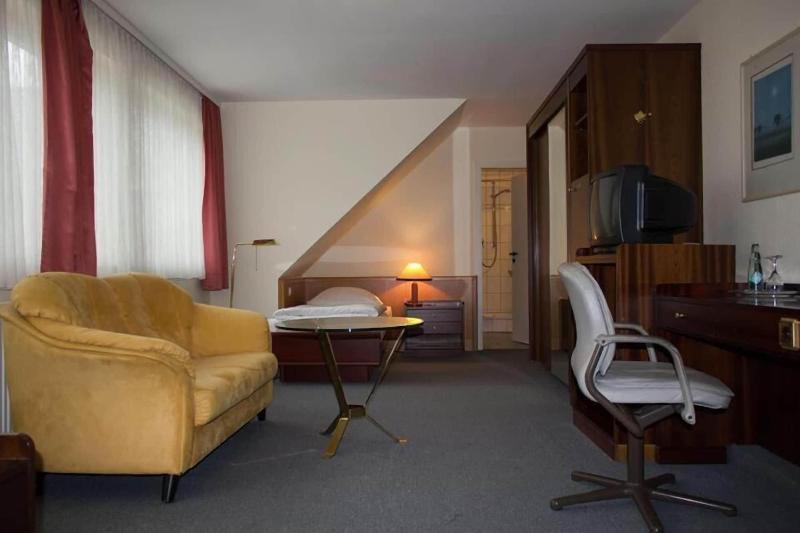 Erbenholz Hotel Restaurant - Oda