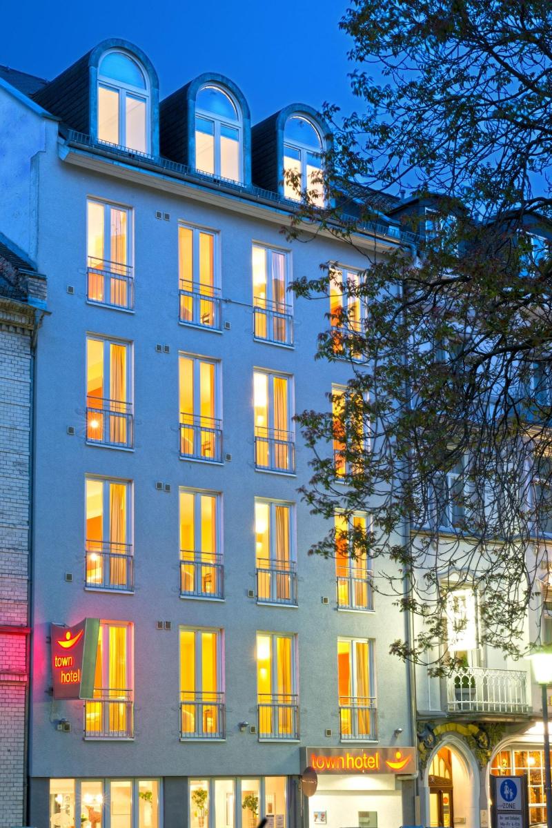Town Hotel Wiesbaden - Genel