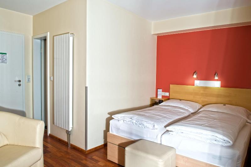 Town Hotel Wiesbaden - Oda