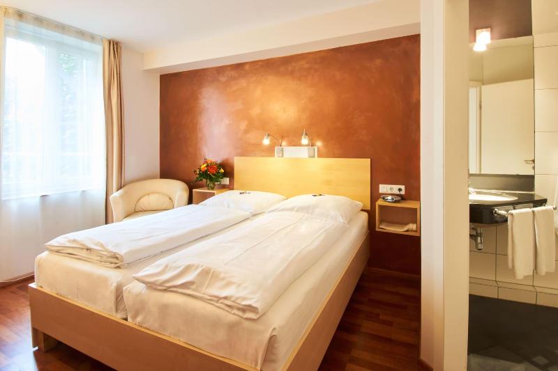 Town Hotel Wiesbaden - Oda