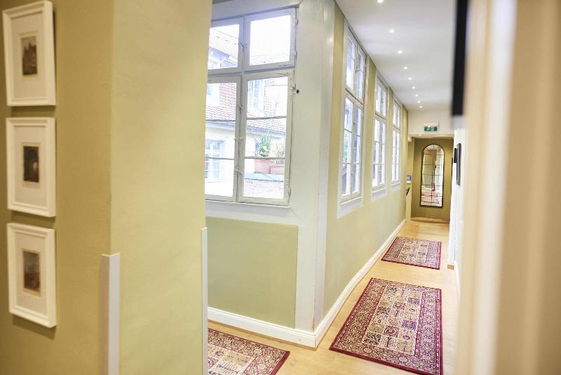 Hotel Zur Alten Bra Cke - Lobi