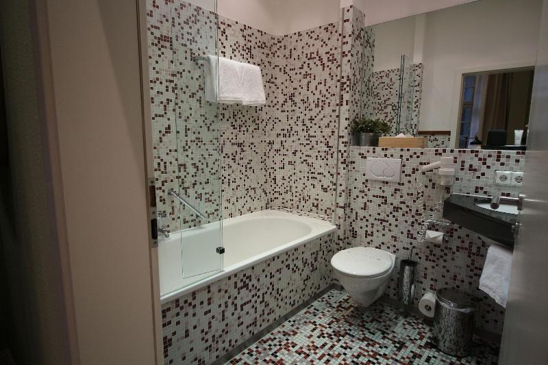 Hotel Zur Alten Bra Cke - Oda