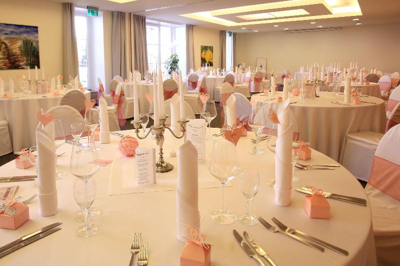 Landidyll Hotel Restaurant Klosterma Hle - Toplantı