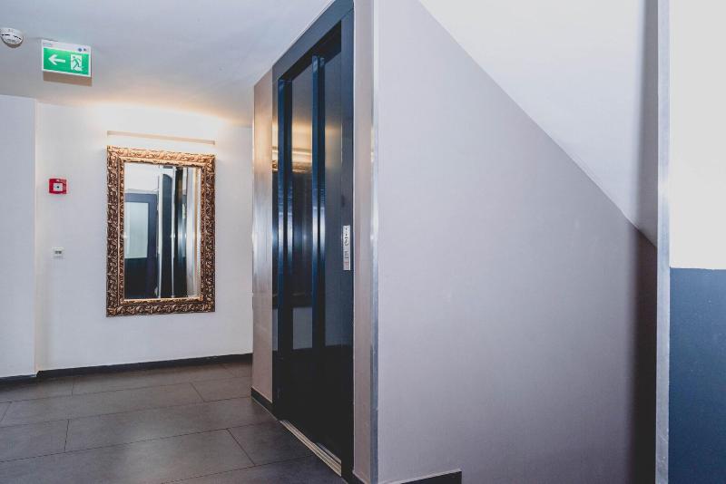 Hotel Bliss Frankfurt - Lobi