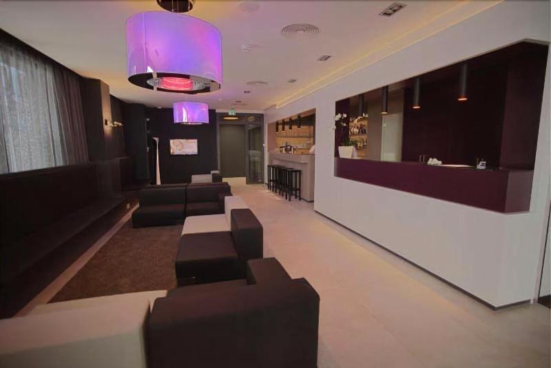 Hotel Bliss Frankfurt - Lobi
