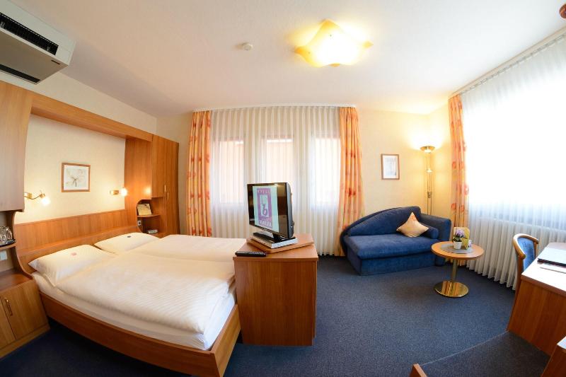 Hotel Ba Hler - Oda