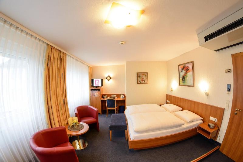 Hotel Ba Hler - Oda