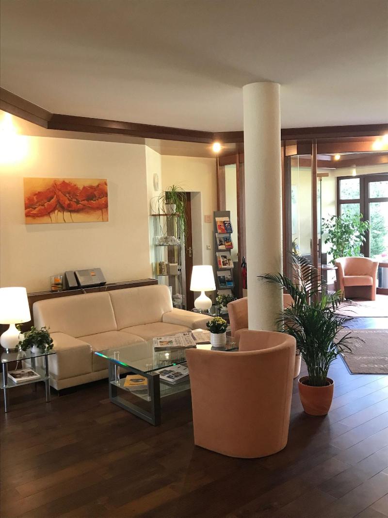 Hotel Flora Stuttgart Ma Hringen - Lobi