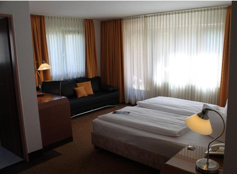 Hotel Flora Stuttgart Ma Hringen - Oda