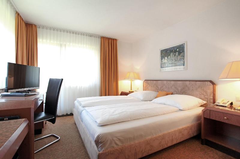 Hotel Flora Stuttgart Ma Hringen - Oda