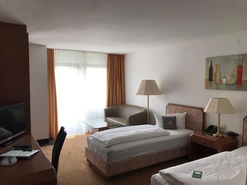 Hotel Flora Stuttgart Ma Hringen - Oda