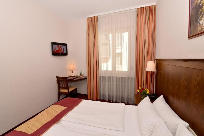 Hotel Ra Merhof - Oda