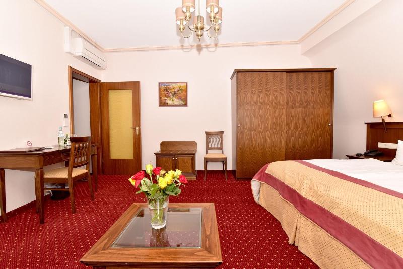 Hotel Ra Merhof - Oda