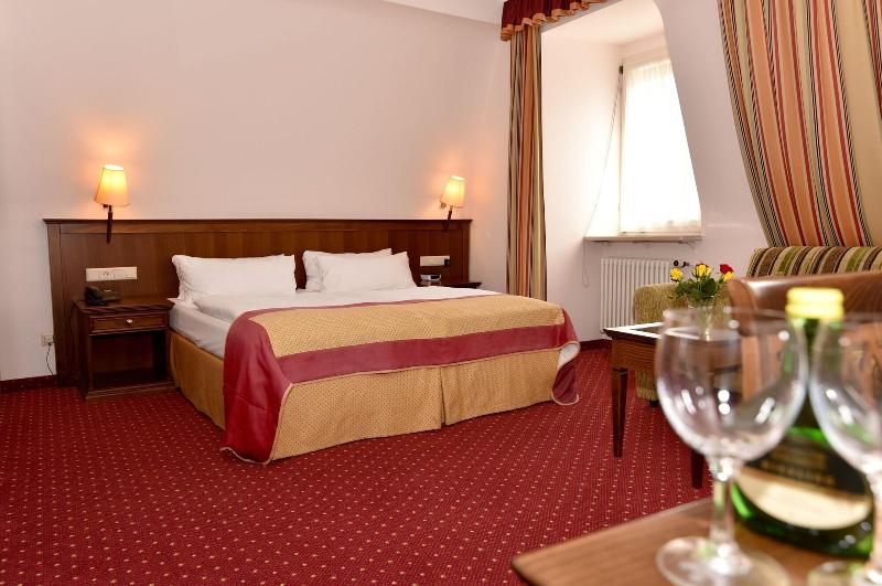 Hotel Ra Merhof - Oda
