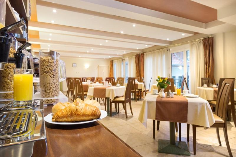 Hotel Meyerhof La Rrach - Restoran