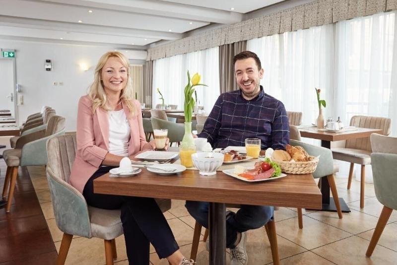 Hotel Meyerhof La Rrach - Restoran