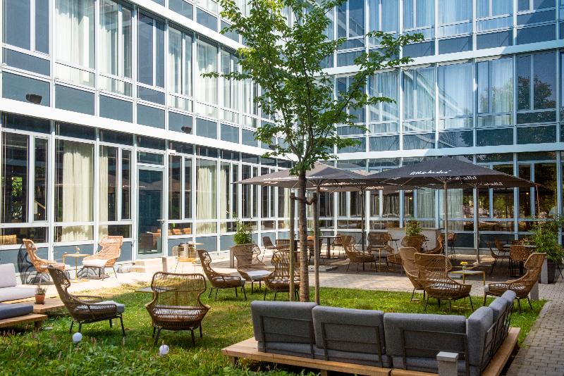 Flightgate Munich Airport Hotel member of Radisson - Teras