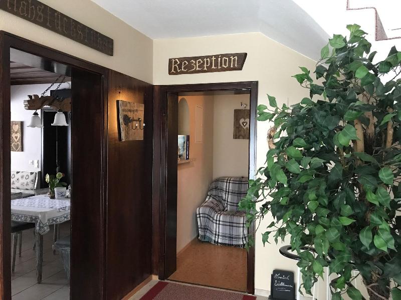 Hotel Garni Haus Alpine - Lobi
