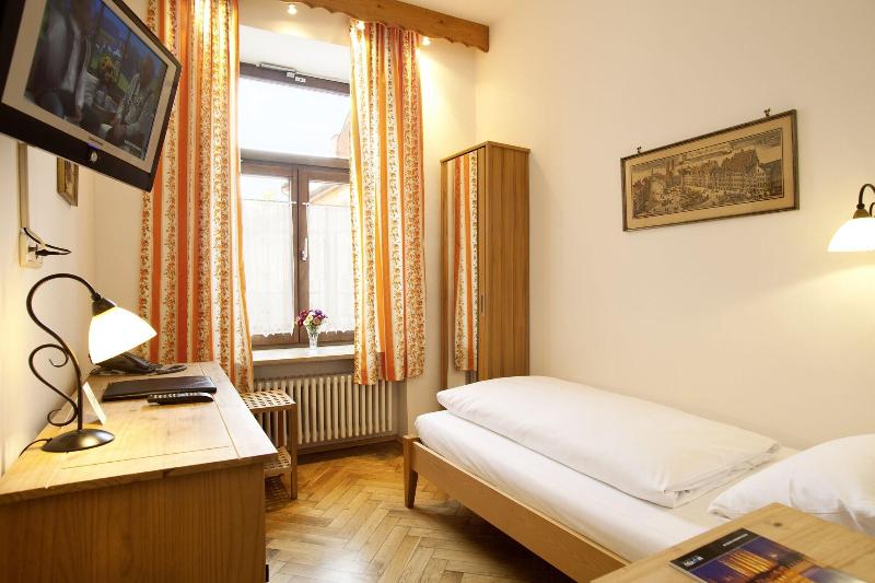 Hahn Hotel - Oda