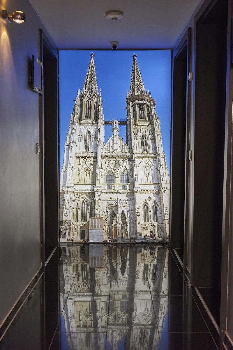 Hotel Platin Regensburg - Lobi