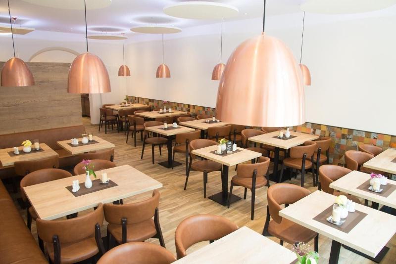 Hotel Restaurant Piazza - Restoran