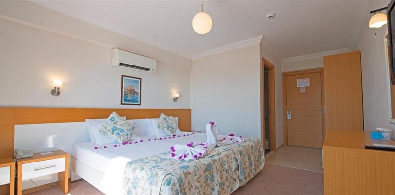 Perdikia Hill Family Resort - Oda